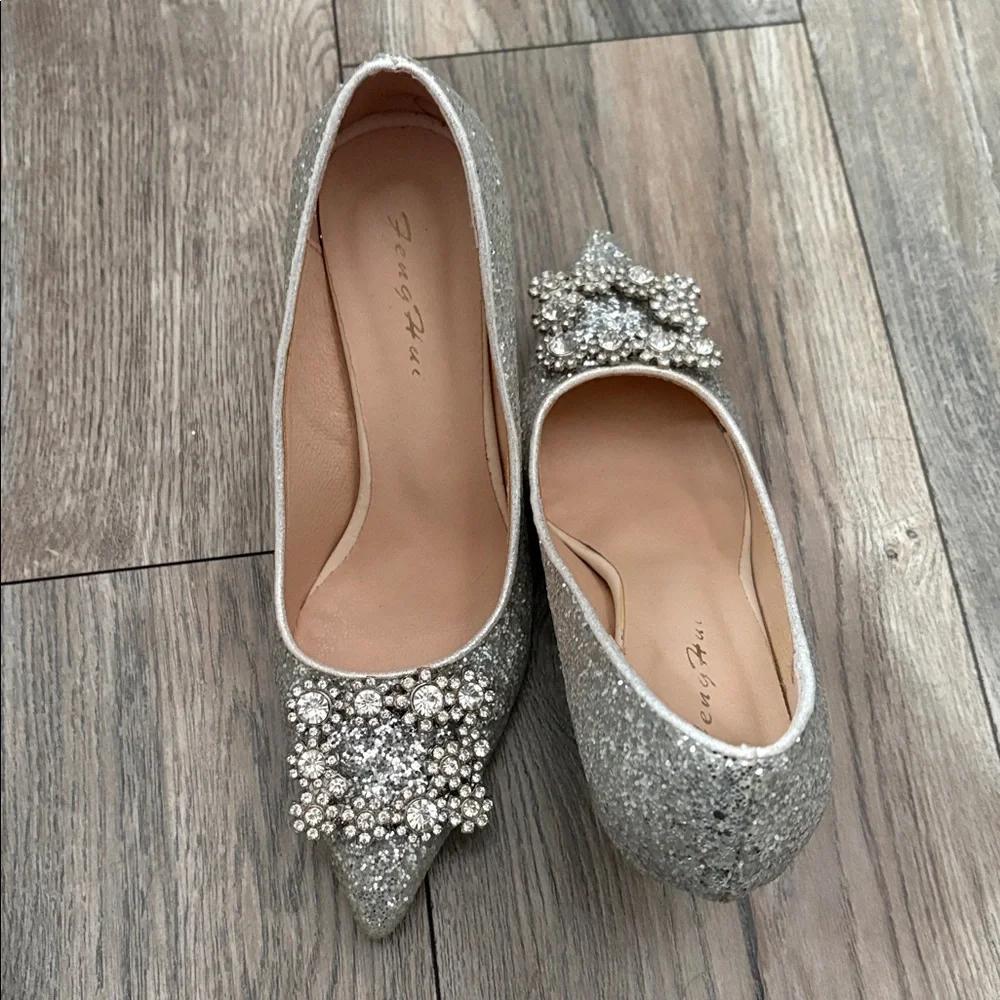Elegant Silver Glitter Heels - Picture 2 of 3
